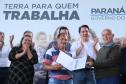 Em Quitandinha, 59 famílias recebem títulos de imóveis rurais e a Prefeitura mais de R$ 566 mil para a compra de máquina e um veículo