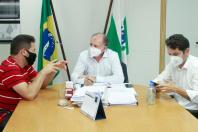 Com uma agenda bastante movimentada, o secretário do Desenvolvimento Urbano e de Obras Públicas (SEDU), João Carlos Ortega, e o diretor-geral, Lúcio Tasso, receberam em seus gabinetes, nesta semana, o deputado Evandro Araújo, juntamente com os prefeitos de Reserva, Lucas Machado, e de Uniflor, Zé Bassi. Na oportunidade trataram de assuntos relacionados a melhorias para suas cidades e população. 