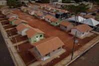 Em Centenário do Sul, governador entrega casas populares e libera R$ 3,15 milhões em recursos