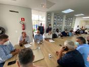 Secretário da SEDU se reúne com 22 prefeitos da AMEPAR em Londrina