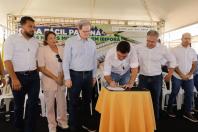 Governador entrega 44 Casas e anuncia a construção de Condomínio do Idoso em Ibiporã