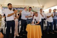 Governador entrega 44 Casas e anuncia a construção de Condomínio do Idoso em Ibiporã