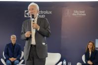 Estado anuncia pavimentação de R$ 45 milhões no lançamento da fábrica da Eletrolux na RMC