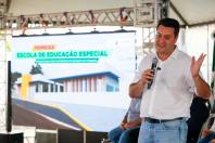 Governador inaugura a 1ª Escola de Educação Especial do Estado e realiza um pedido de décadas