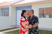 Com apoio do Estado, 90 famílias de Fazenda Rio Grande recebem chaves da casa própria