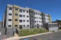 Com apoio do Estado, 176 famílias recebem as chaves da casa própria em Curitiba