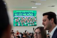 Governador confirma R$ 533 milhões para construção de casas em 324 municípios