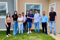 Com recursos estaduais, 16 famílias de Irati conquistam a casa própria