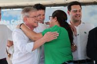 Governador Ratinho Junior entrega casa própria a 83 famílias de Siqueira Campos