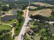 Pavimentação em concreto entre Mandirituba e São José dos Pinhais chega a 50% de execução