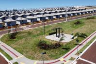 Mais de 130 mil famílias: Casa Fácil impulsiona habitação e movimenta a economia do Paraná