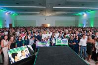 Ratinho Junior anuncia pacote de investimentos e uniformes para toda a rede estadual de educação