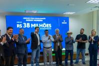 Ratinho Junior confirma R$ 372,5 milhões para 12 municípios de sete regiões