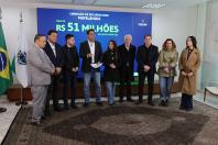 Ratinho Junior confirma R$ 741 milhões para infraestrutura urbana e rural de 12 municípios