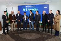 Ratinho Junior confirma R$ 741 milhões para infraestrutura urbana e rural de 12 municípios
