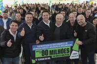 Ratinho Junior libera R$ 90,7 milhões para pavimentação de estrada turística e outras obras em Tijucas do Sul