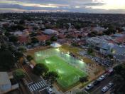 Em Foz do Iguaçu, seis unidades Meu Campinho atraem crianças e jovens para a prática de esportes