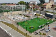 Em Foz do Iguaçu, seis unidades Meu Campinho atraem crianças e jovens para a prática de esportes