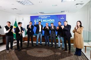 Ratinho Junior confirma R$ 741 milhões para infraestrutura urbana e rural de 12 municípios