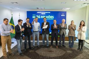R$ 372 milhões: governador libera recursos para investimentos em 10 municípios
