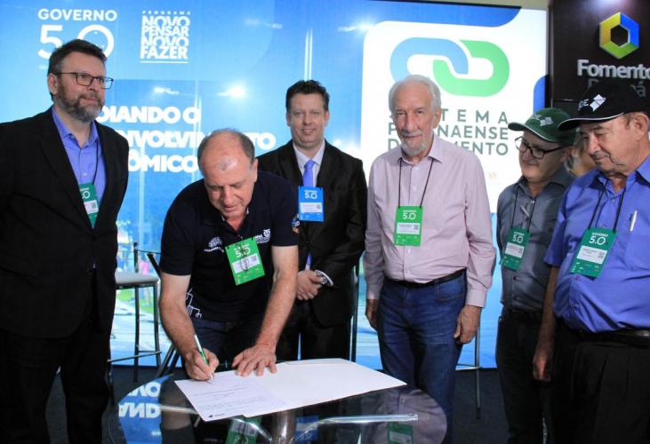 SEDU e PARANACIDADE usam tecnologia no apoio às Prefeituras