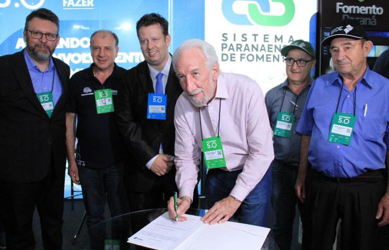 SEDU e PARANACIDADE usam tecnologia no apoio às Prefeituras