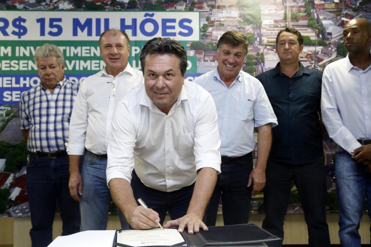 Umuarama recebe R$ 15 milhões para pavimentação e recape de vias