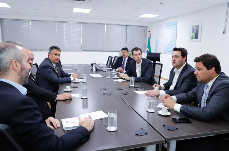 Aeroportos do Paraná vão receber investimento bilionário