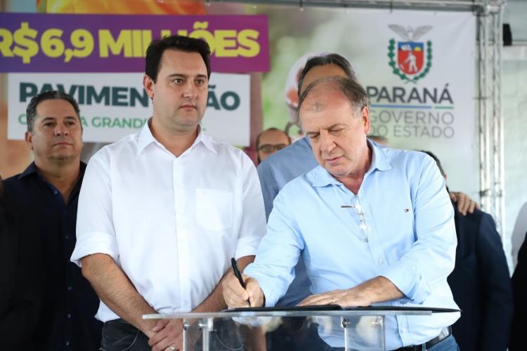 Em Campina Grande do Sul, 700 alunos iniciam o ano em Colégio novo e a população terá Ruas com asfalto