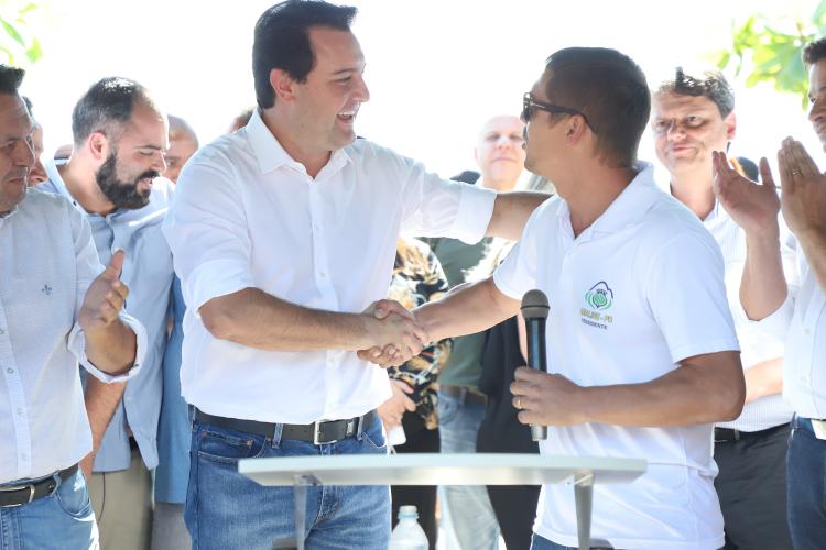 Governador autoriza início das obras dos trapiches da Ilha do Mel