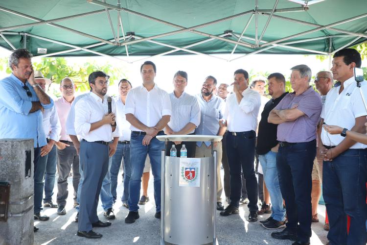 Governador autoriza início das obras dos trapiches da Ilha do Mel