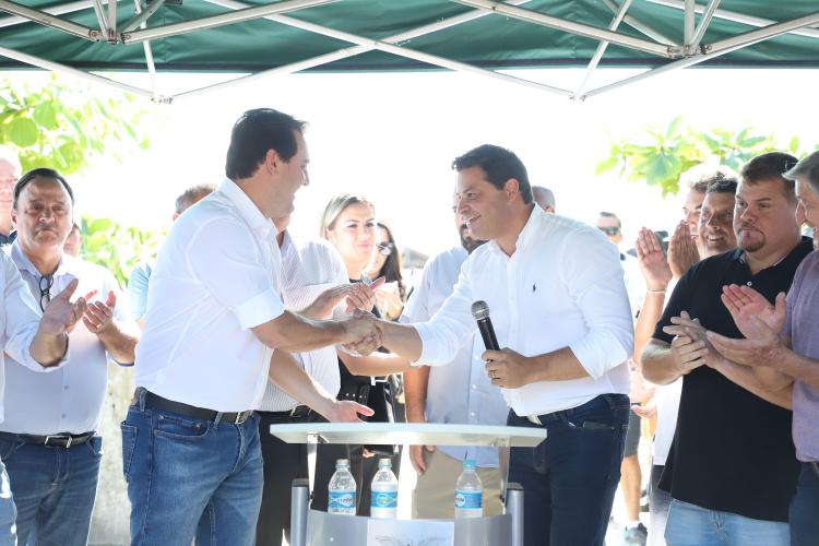 Governador autoriza início das obras dos trapiches da Ilha do Mel