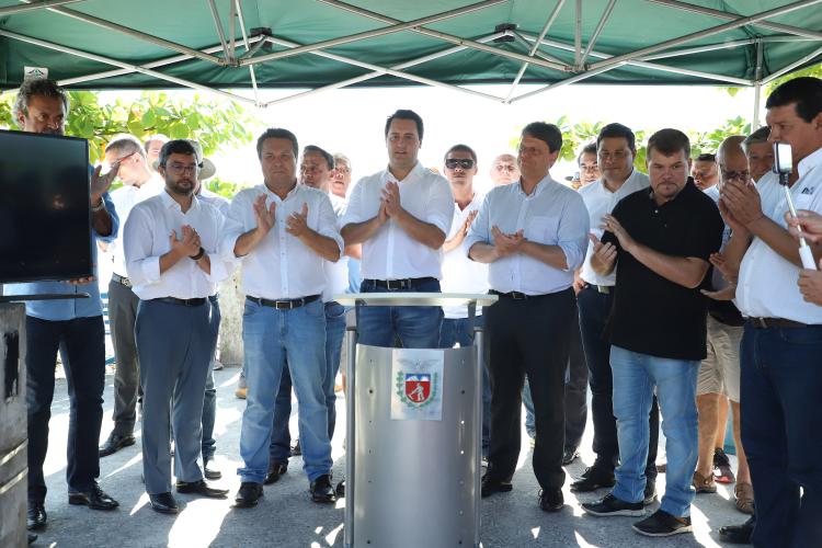 Governador autoriza início das obras dos trapiches da Ilha do Mel