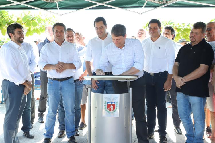 Governador autoriza início das obras dos trapiches da Ilha do Mel