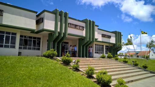 Asfalto, o caminho para atrair empresas e gerar postos de trabalho e qualidade de vida