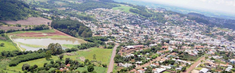 A prefeita de Flor da Serra do Sul conclama mulheres a entrar na política
