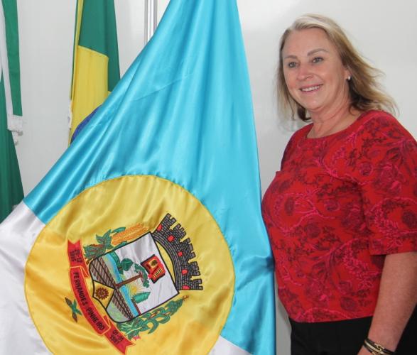 A prefeita que se doa em defesa da vida de seus cidadãos