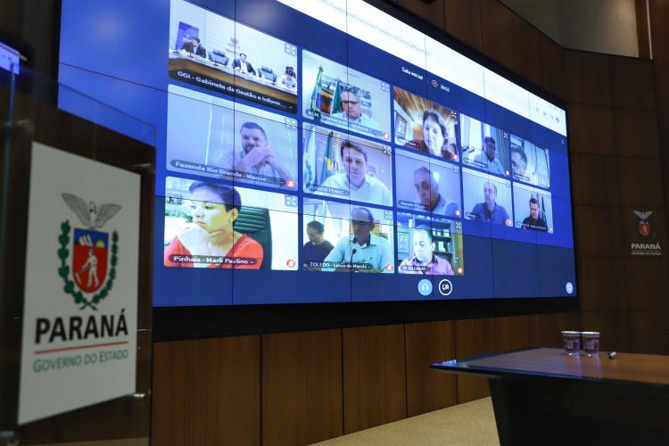 Governo reúne prefeitos para harmonizar medidas contra a Covid-19