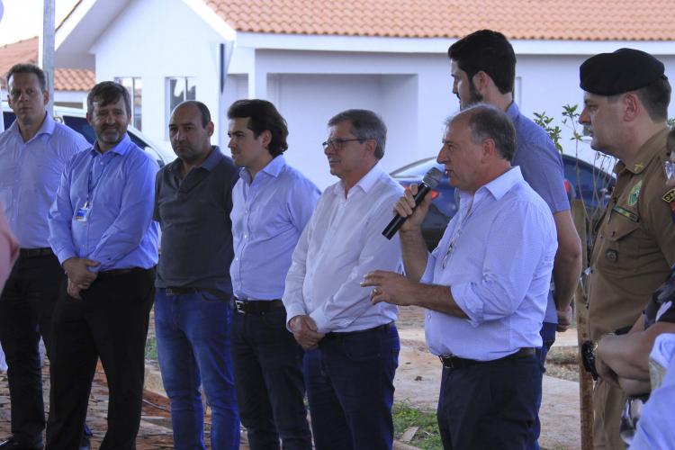 Famílias de Mariópolis recebem as chaves da casa própria