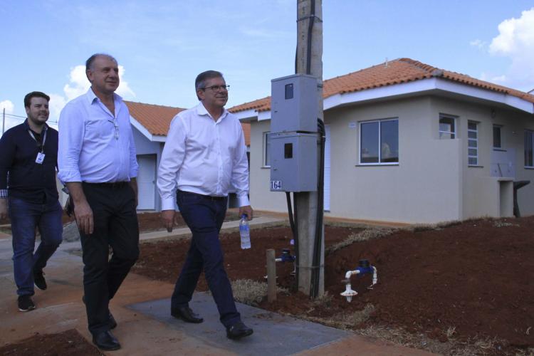 Famílias de Mariópolis recebem as chaves da casa própria