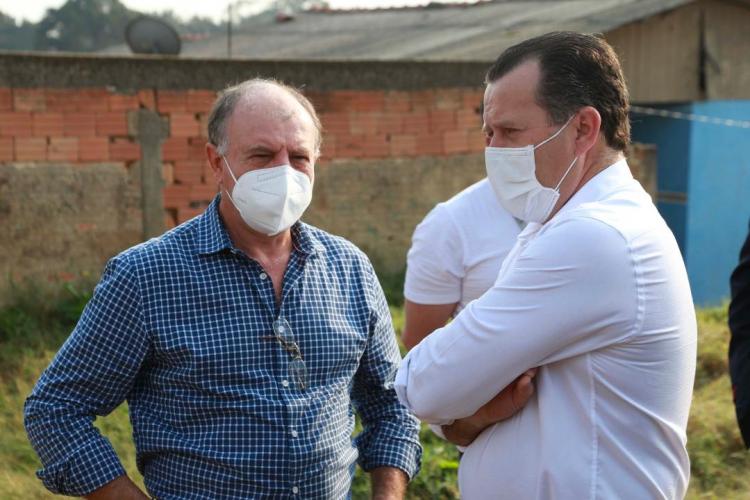 Governador autoriza início de obras em 13 Ruas de Fazenda Rio Grande na RMC