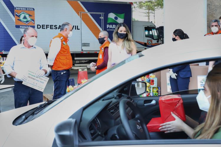 Drive Thru de brinquedos marca início da Campanha Paraná Piá