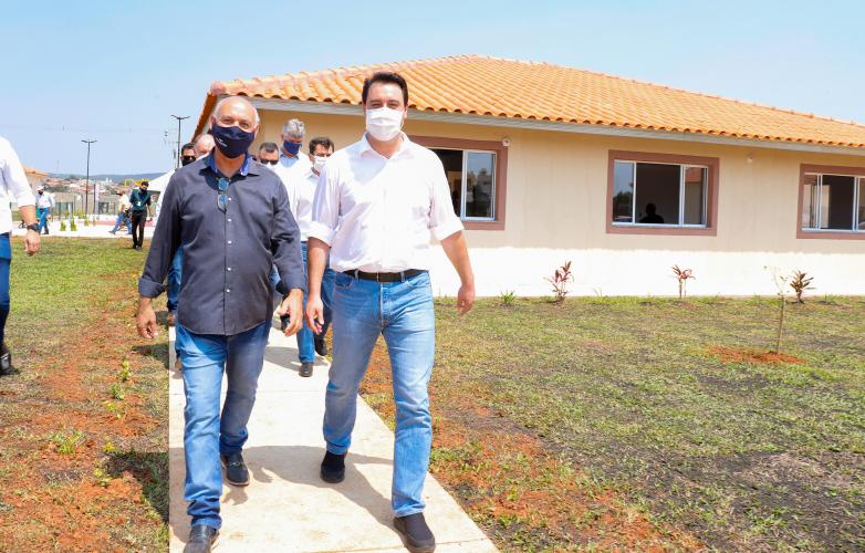 Governador entrega o primeiro Condomínio Exclusivo para Idosos