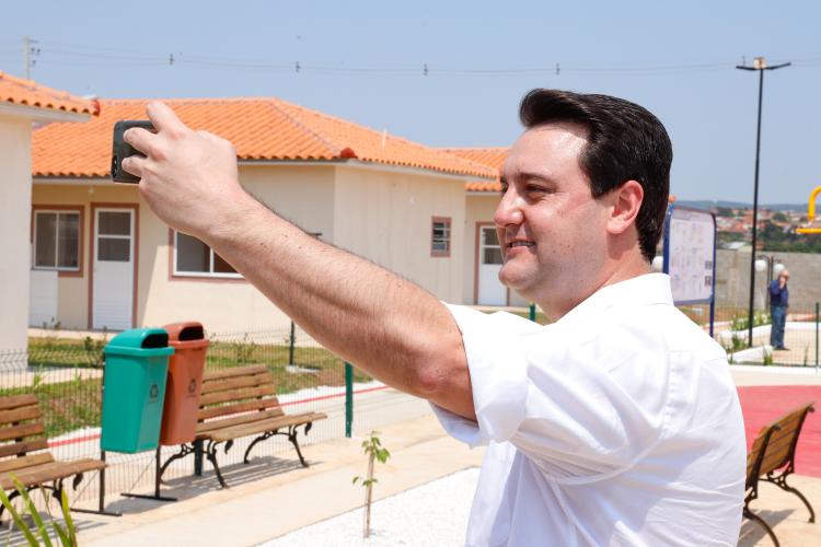 Governador entrega o primeiro Condomínio Exclusivo para Idosos