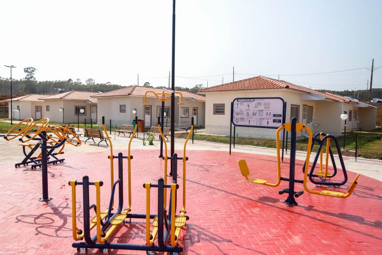 Governador entrega o primeiro Condomínio Exclusivo para Idosos