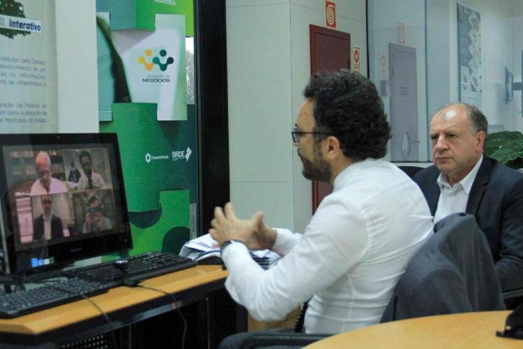 Ortega se reúne com senadores em defesa da população do Paraná