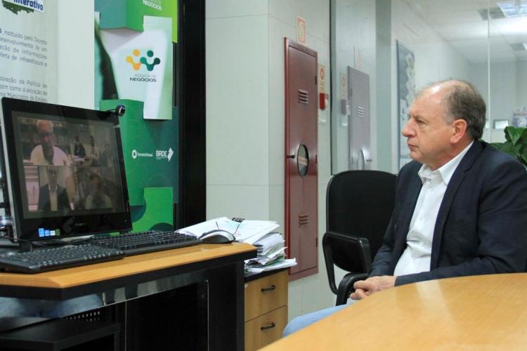 Ortega se reúne com senadores em defesa da população do Paraná