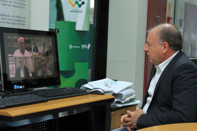 Ortega se reúne com senadores em defesa da população do Paraná