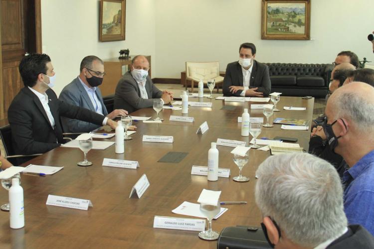 Paraná vai ter autossuficiência energética em 246 prédios públicos