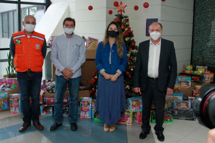 SEDU/Paranacidade ajudam a arrecadar mais de 1.500 brinquedos na Campanha Natal Voluntário